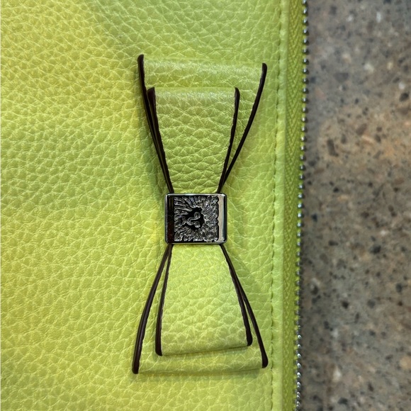 Green Leather Phone Case with Bow Clasp - Picture 2 of 5